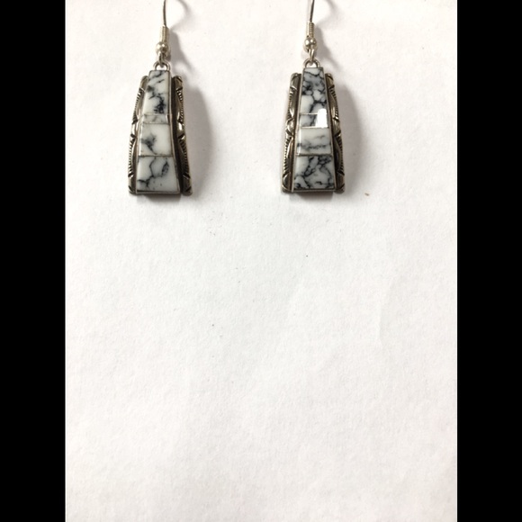 Sterling Silver White Buffalo Earrings S Francisco - Picture 1 of 2